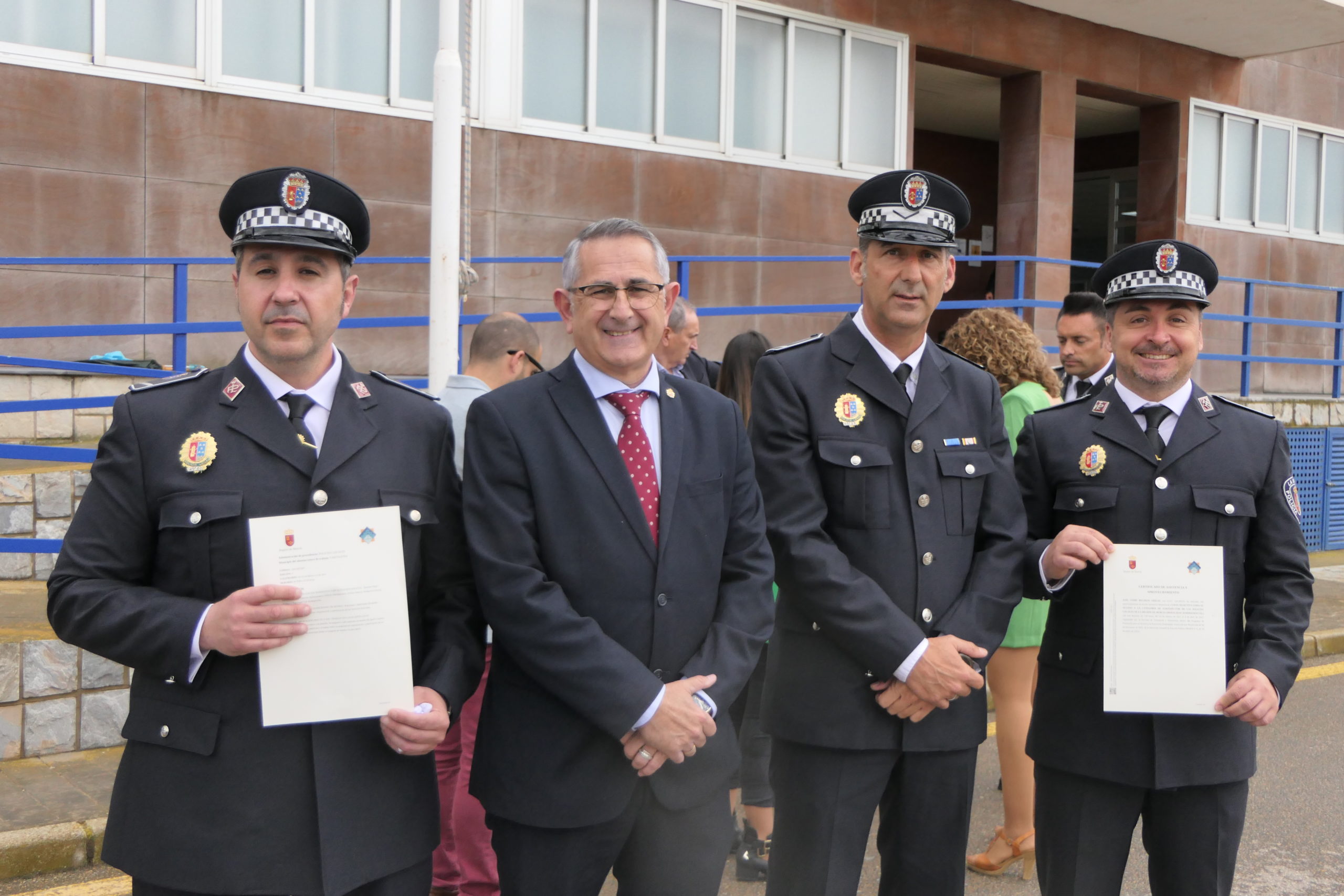 EL SUBINSPECTOR DE POLICÍA LOCAL DE LA UNIÓN, CARLOS ARTÉS, NÚMERO UNO DE LA PROMOCIÓN DEL CURSO DE LA ESCUELA DE SEGURIDAD DE CARTAGENA