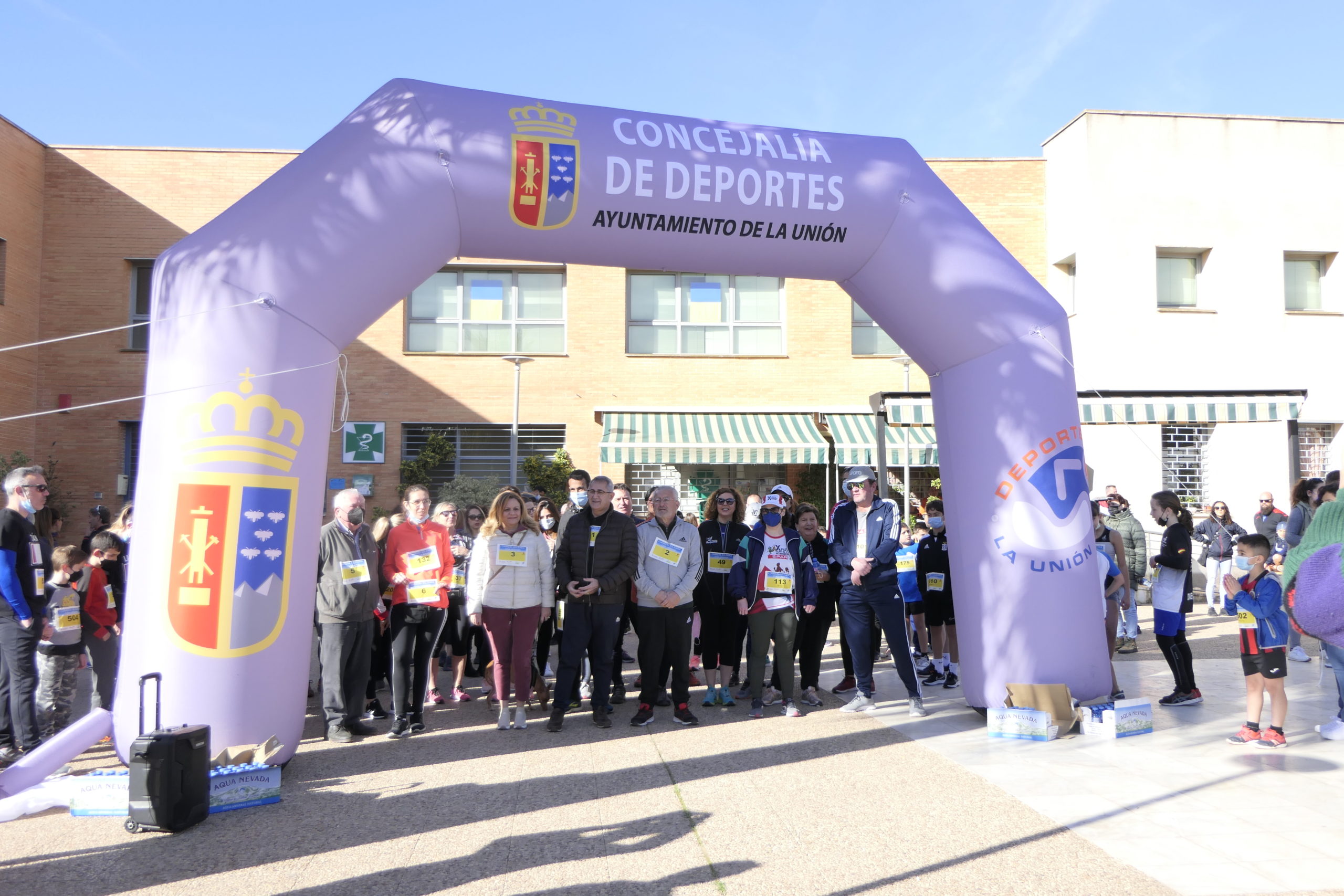 ROCHE SE VUELCA CON LA LABOR DE CRUZ ROJA EN UCRANIA EN UNA CARRERA MULTITUDINARIA DE CASI 300 PARTICIPANTES