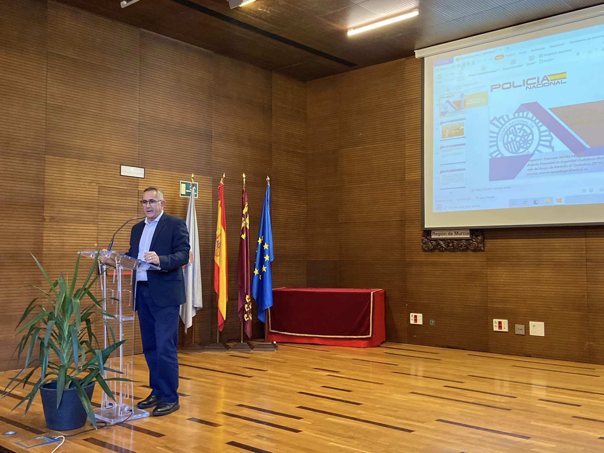 Curso organizado por el equipo de Gobierno sobre los delitos de ocupación ilegal.