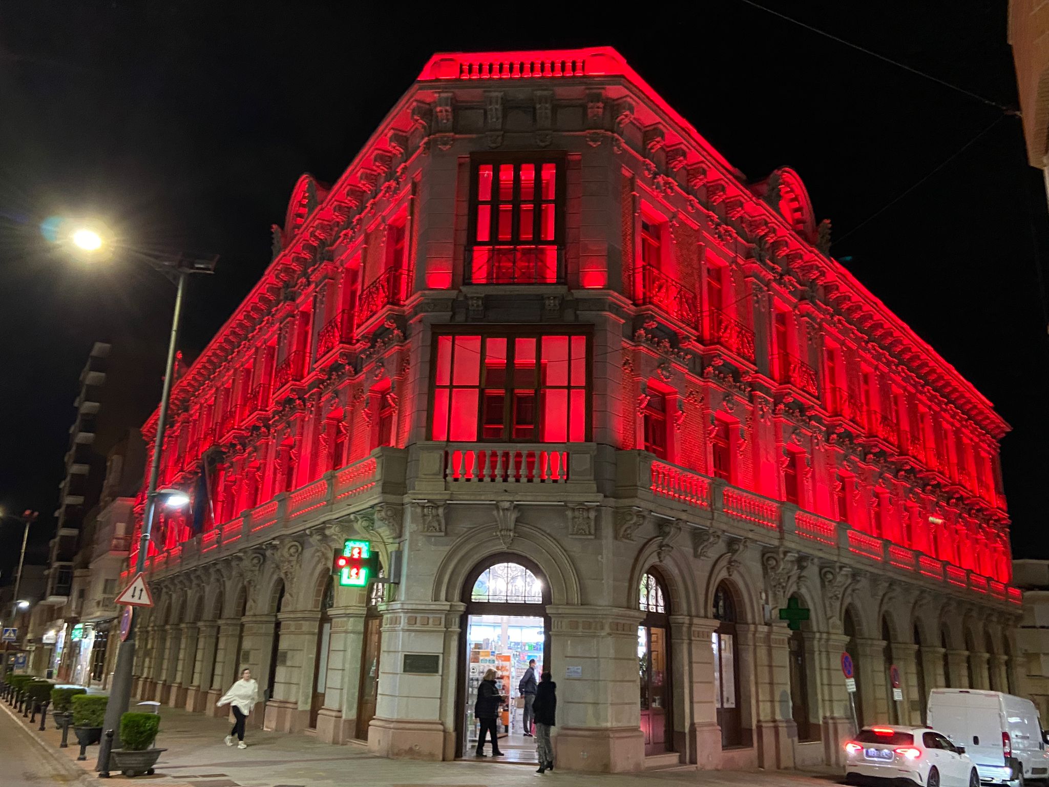 LA FACHADA DEL AYUNTAMIENTO DE LA UNION, ILUMINARÁ DE COLOR ROJO EN CONMEMORACIÓN CON EL DIA MUNDIAL CONTRA EL VIH