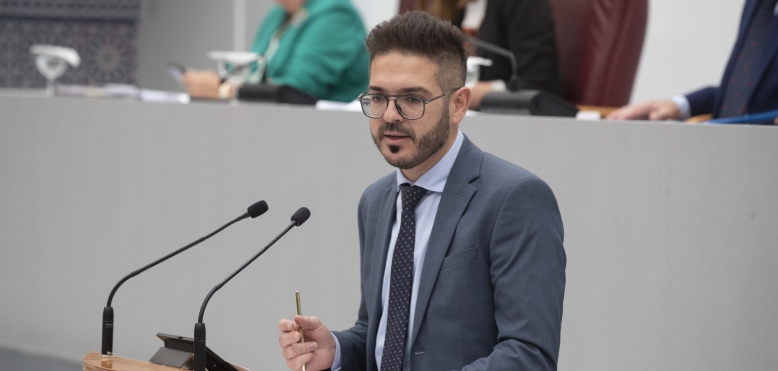 El PSOE exige a López Miras que rebaje las horas lectivas de los docentes a 18 horas en Secundaria y a 23 en Infantil y Primaria