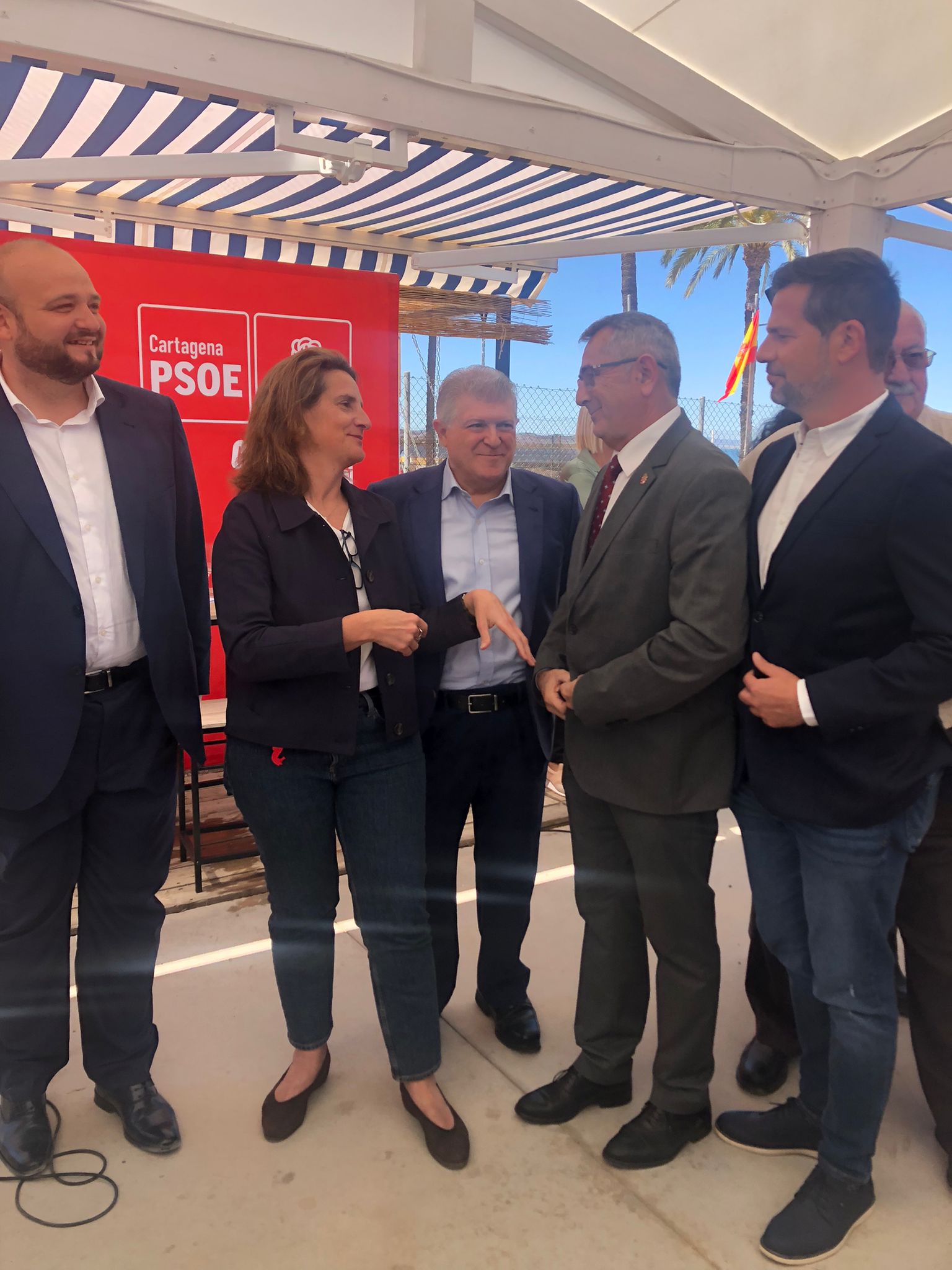 Pedro López Milán, Secretario General del Psoe y Candidato a la alcaldía de la Unión acompañado de los miembros de la  Candidatura  asisten a la visita de Teresa Ribera al Mar Menor