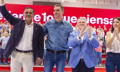 pepe velez pedro sanches y serrano en mitin